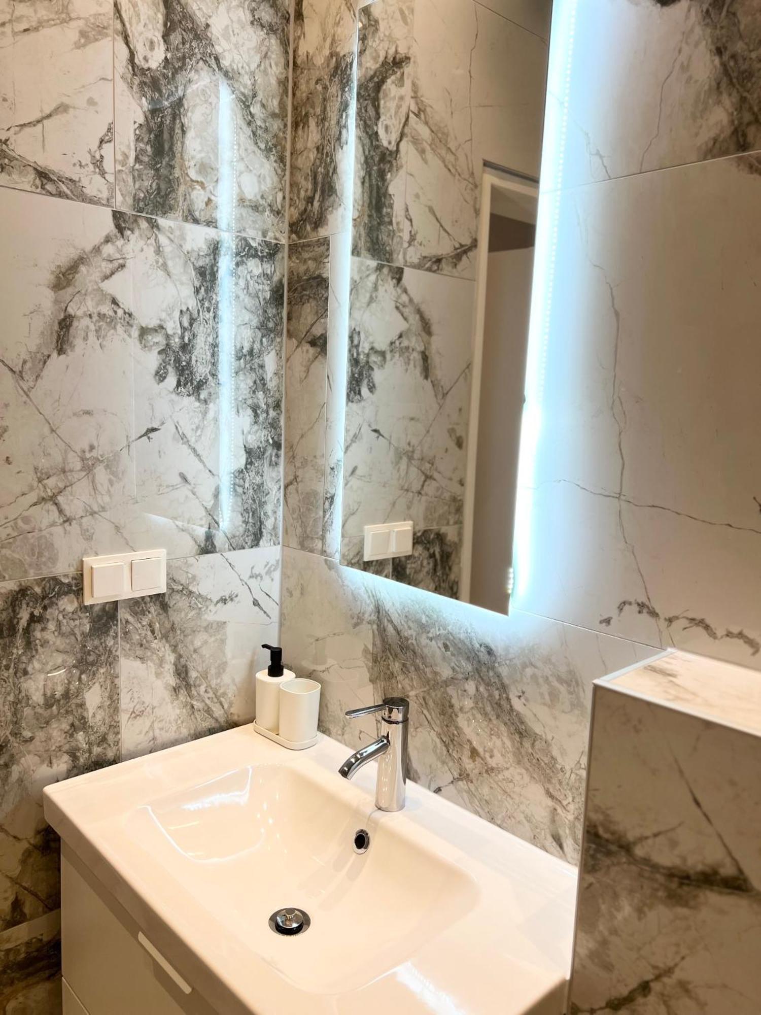 Apartament Charm Meidling Wiedeń